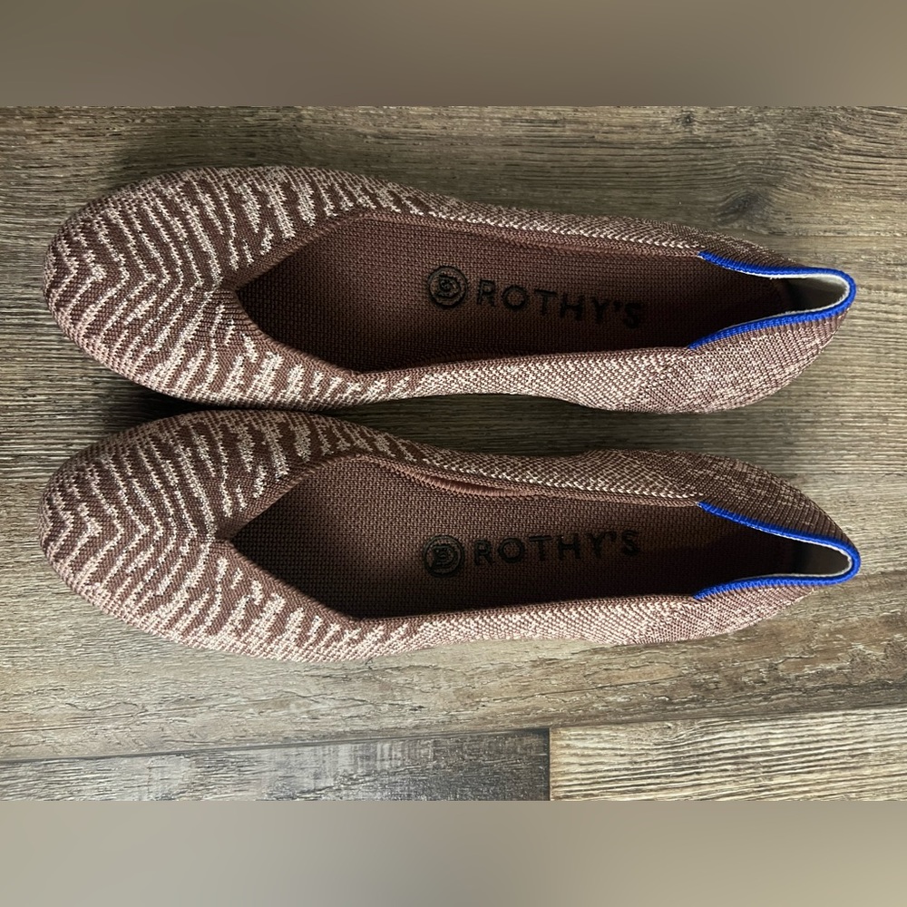 New animal print shimmer Rothy’s size 8